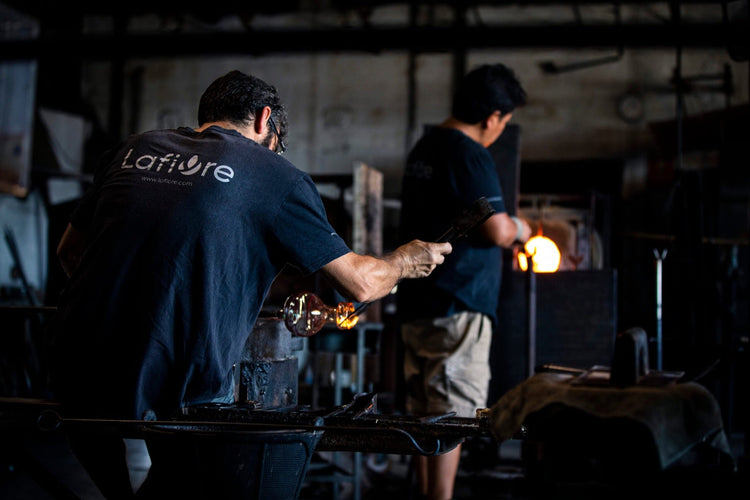 Glasbläser bei der Arbeit in der Glasmanufaktur Lafiore auf Mallorca