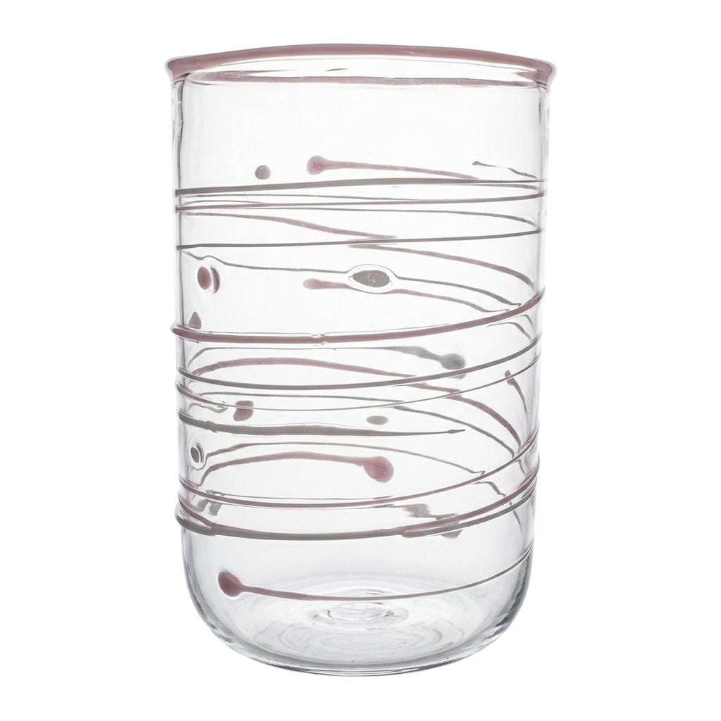 Wasserglas Tumbler mit rosa Linien auf weißem Hintergrund