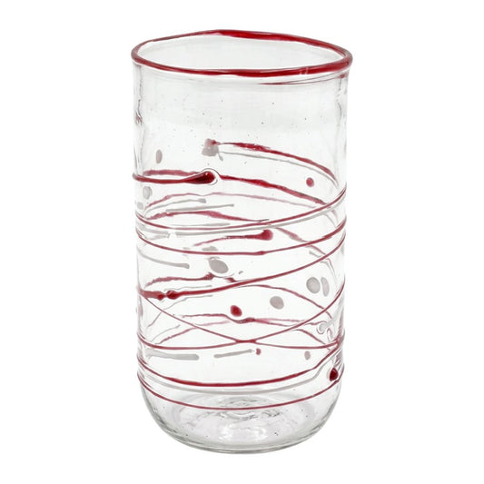 Wasserglas Tumbler mit roten Linien auf weißem Hintergrund