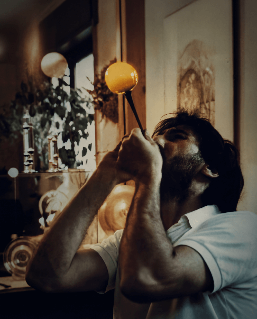 Glasbläsermeister Eckhard Martin in einer historischen Aufnahme